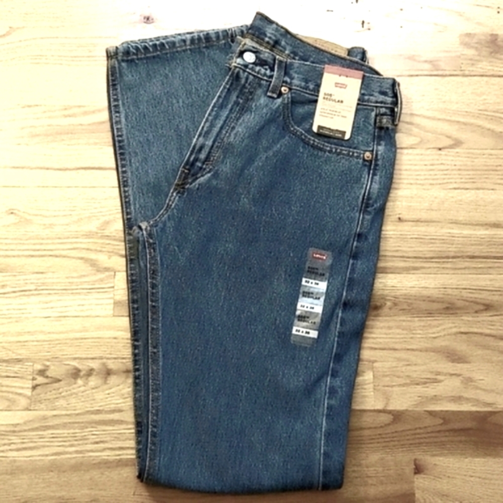 Levi's 505 Regular Fit Medium Stonewash Jeans. Size 32x36. NEW